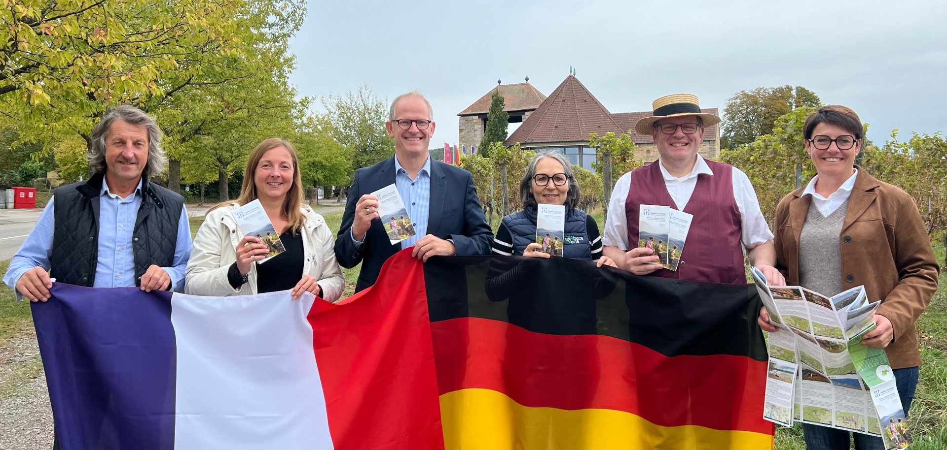 Zwei Länder, drei Regionen, 45 Wege – Neue grenzüberschreitende Wanderkarte