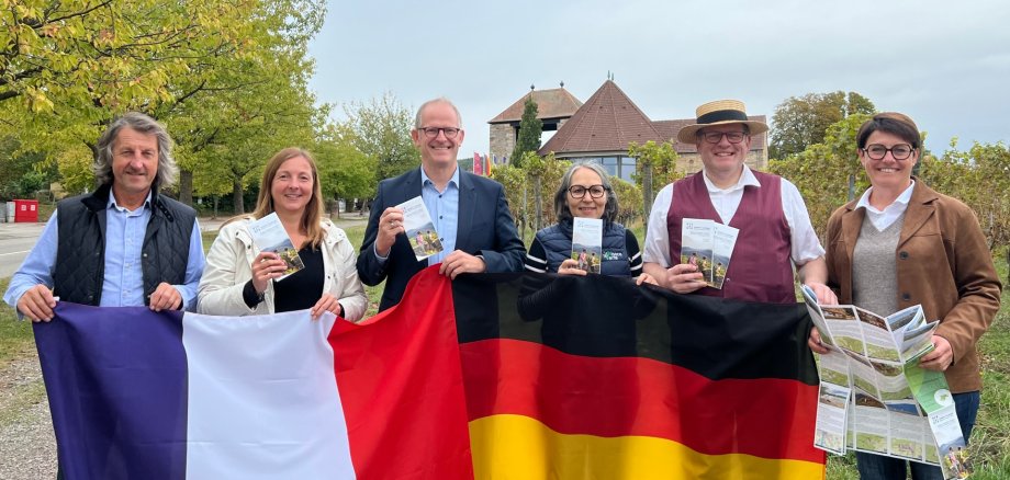 Neue Vis-à-Vis Wanderkarte Zwei Länder, drei Regionen, 45 Wege – Neue grenzüberschreitende Wanderkarte