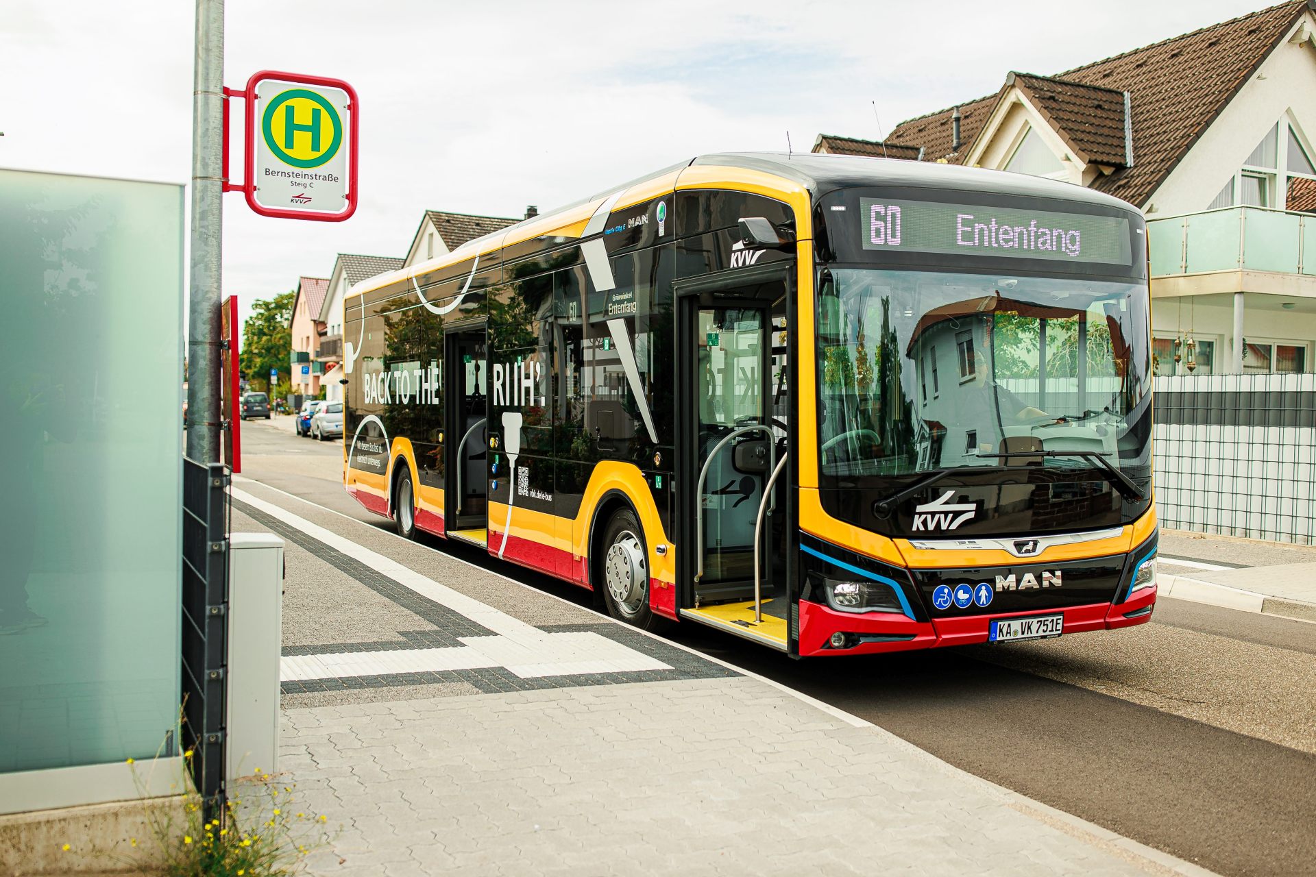Umweltschonender Elektrobus der VBK KA